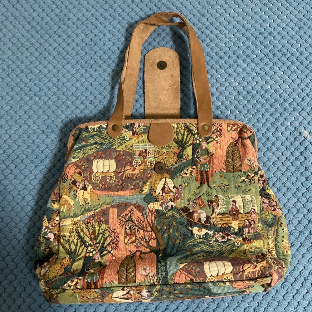 Vintage Tapestry Handbag with Leather Handles – One Of A Kind, Snap Closure - Picture 6 of 6